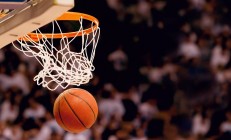 开云体育登录-凯尔特人全面压制奇才，布克在东决关键战接管比赛