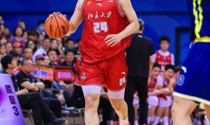 开云下载-关于篮球联赛中一位年轻球员实力暴涨引关注的信息