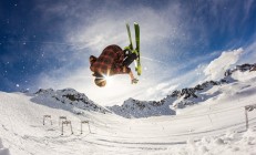 开云官方app入口-恩比德冠军级表现，广厦队末节带走快船，跨越篮球世界的双星闪耀