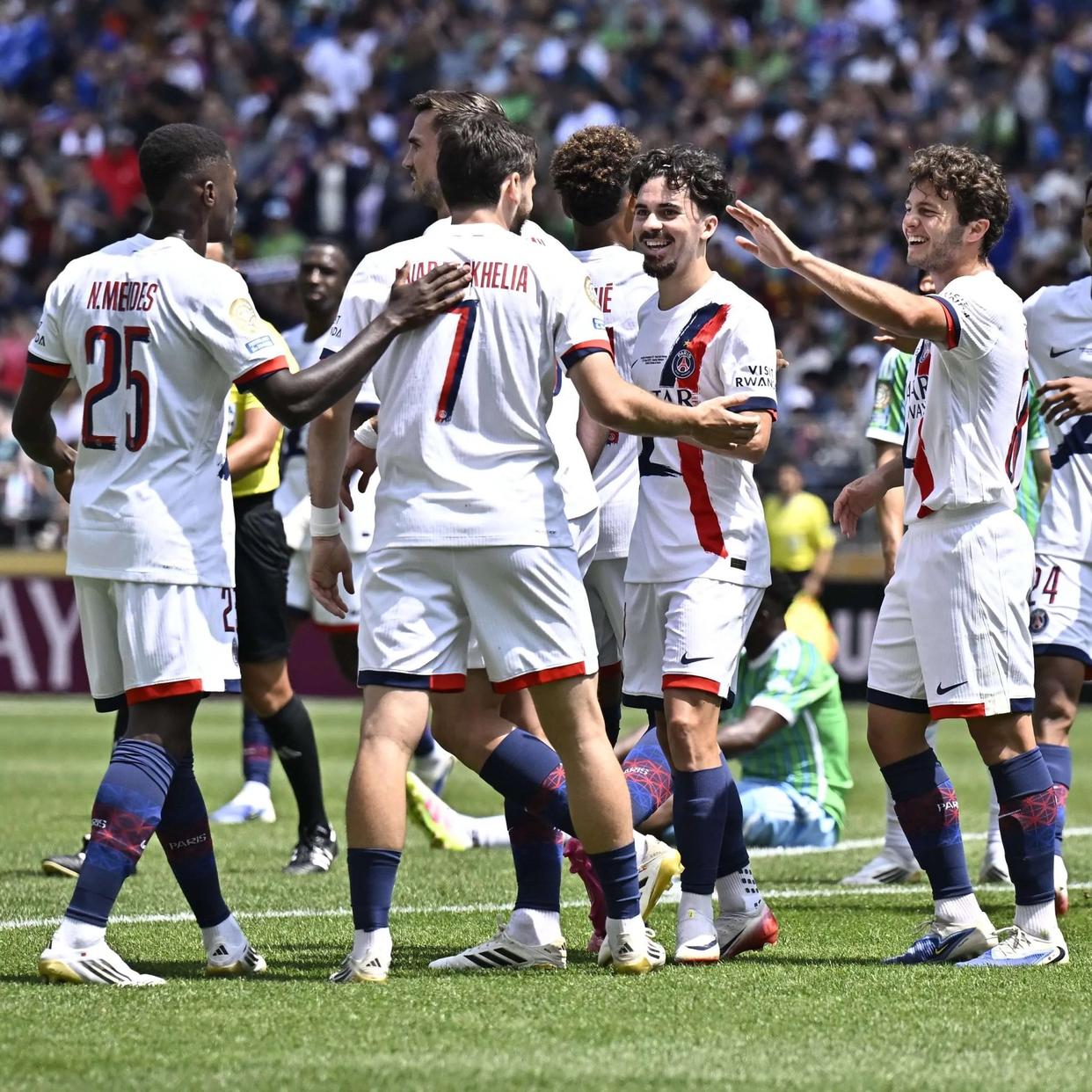 开云体育登录-包含巴黎险胜乌拉圭，阿尔巴统治全场的词条