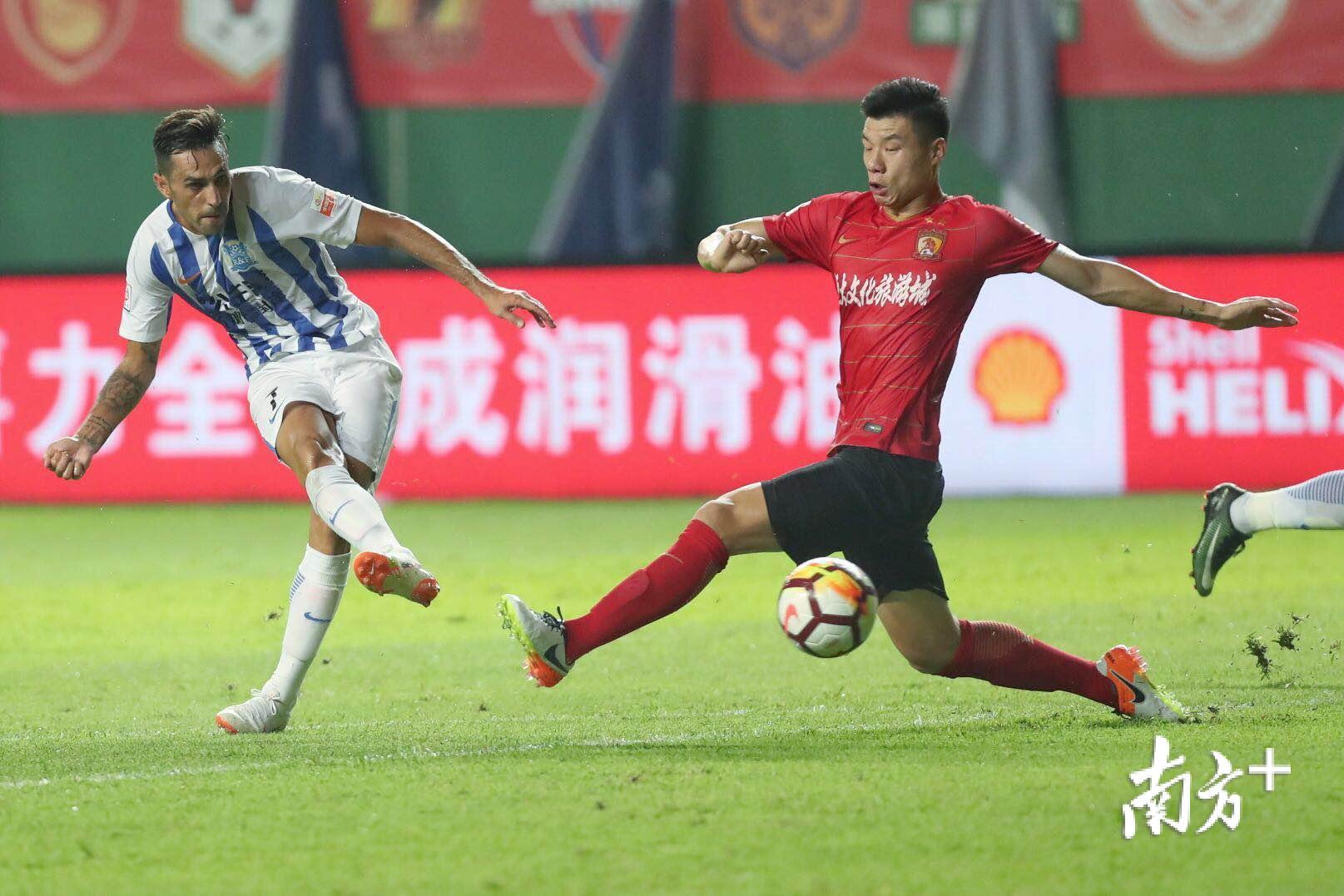 包含广州德比：恒大战胜富力，守住榜首位置的词条