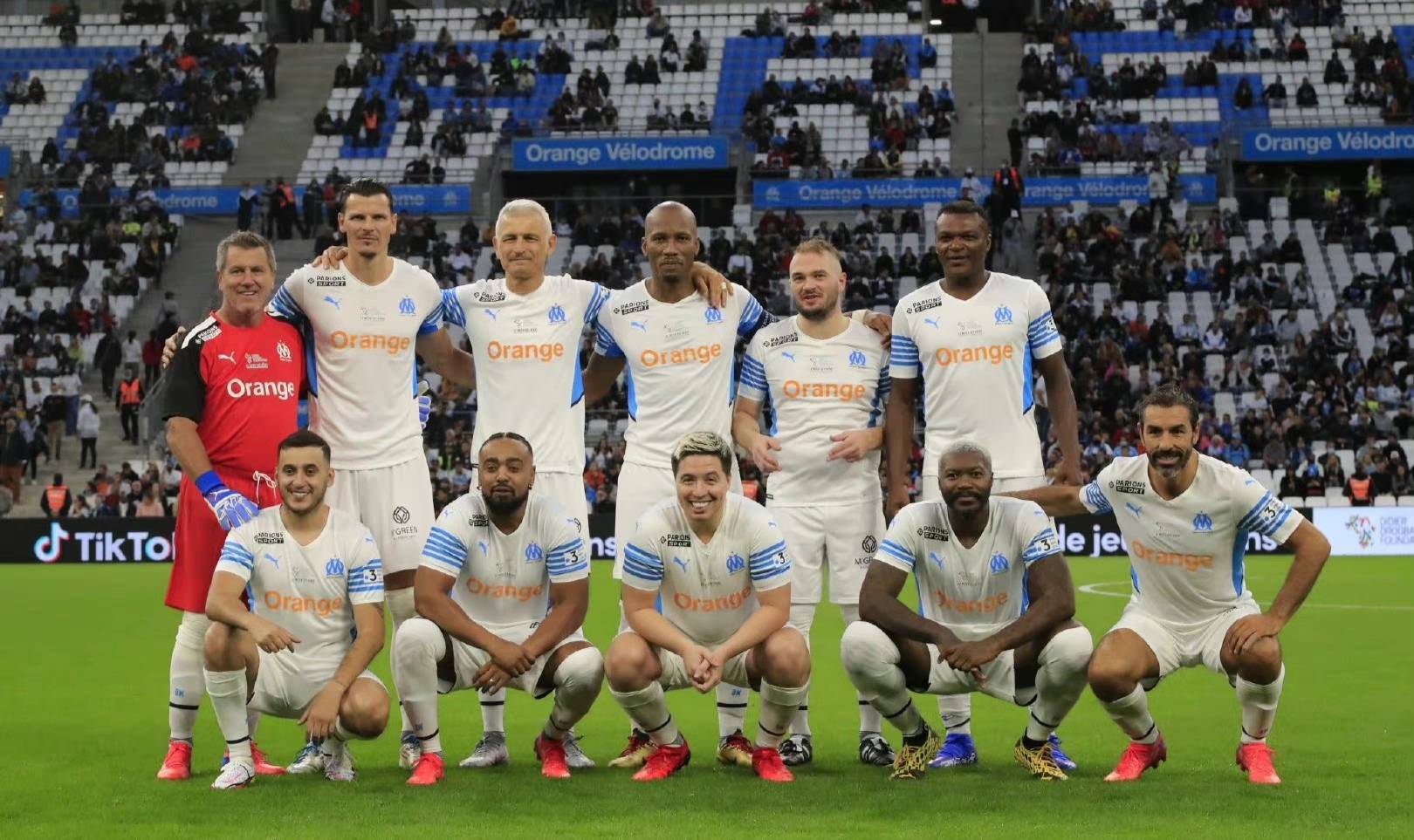 马赛主场击败尼斯，继续稳居榜首