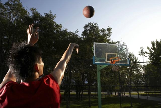 关于内线精准投篮得手，领先一步的信息