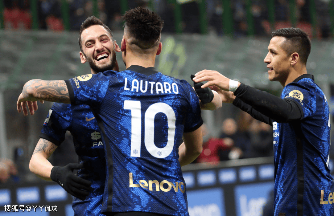 包含卡利亚里主场力克国际米兰，冲击前四位置的词条