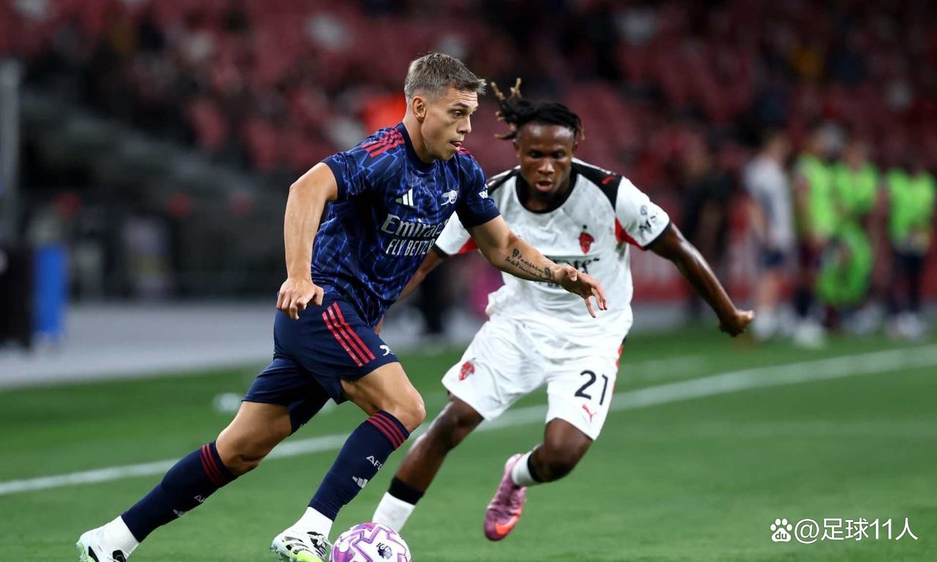 包含塞维利亚新签约中场展现出色，备战联赛的词条