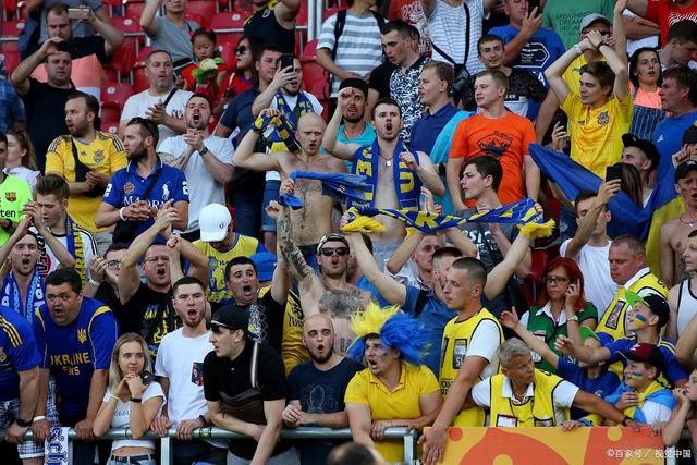 关于波兰战平瑞士，小组表现保持不败的信息