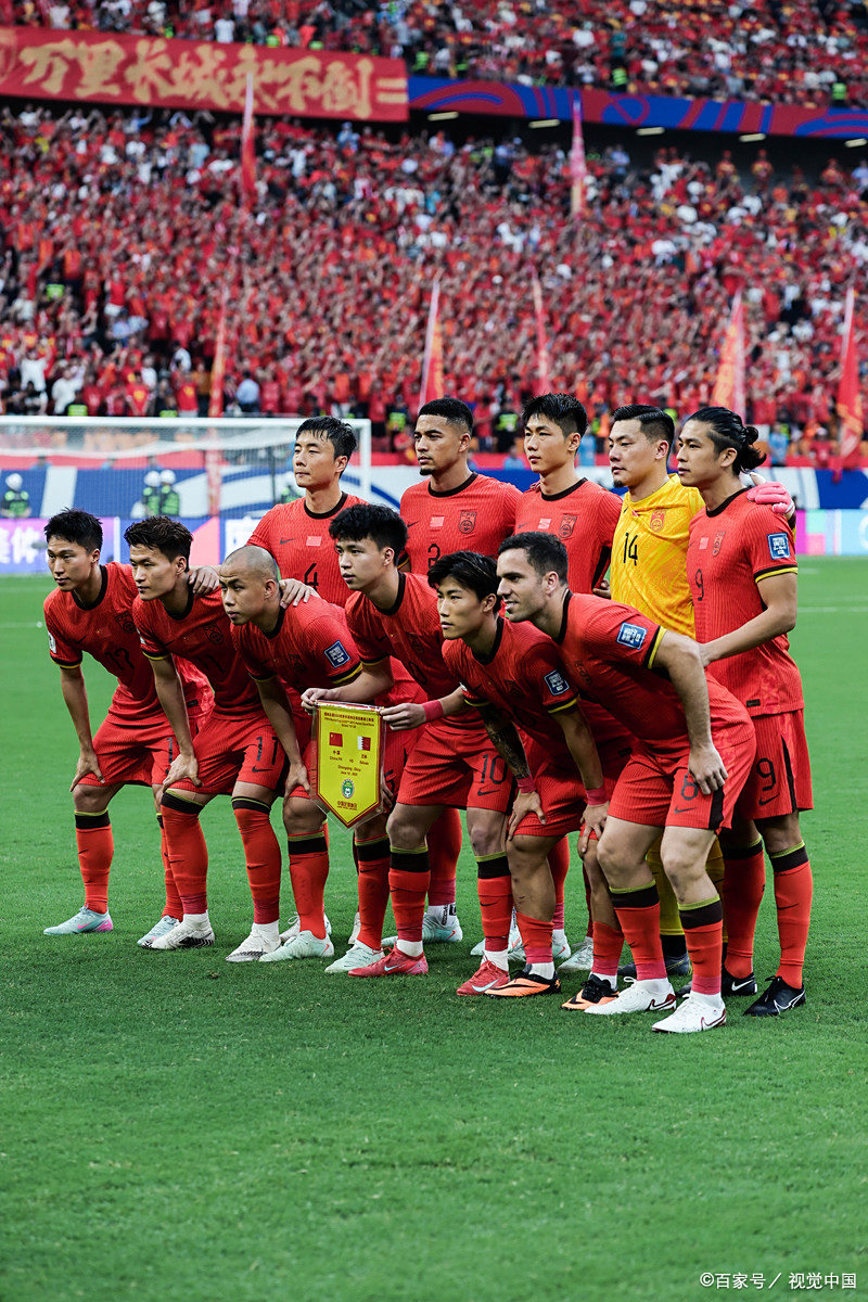 顶级球队尽显实力，比赛内外势均力敌的简单介绍