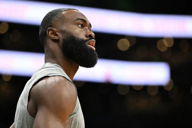 西班牙男篮绝地反击湖人B队，杰伦·布朗关键制胜的简单介绍