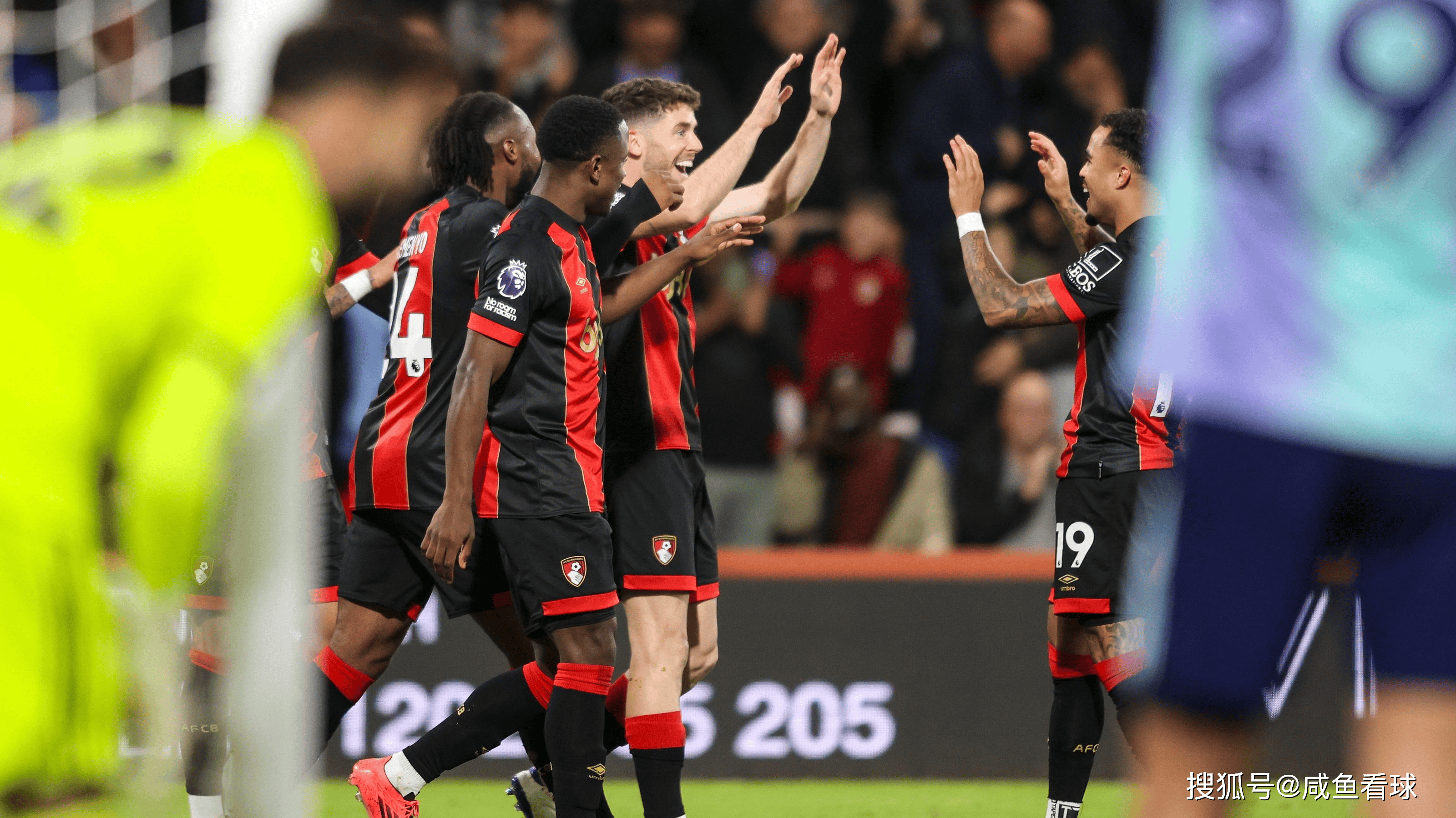 曼城客场逆转胜伯恩茅斯，保持不败纪录的简单介绍