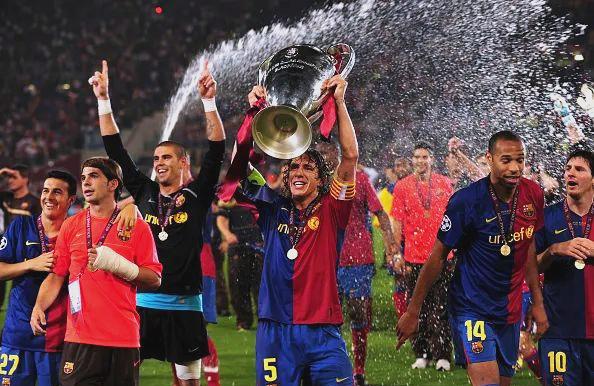 包含球场传奇复出，引领球队决战冠军的词条