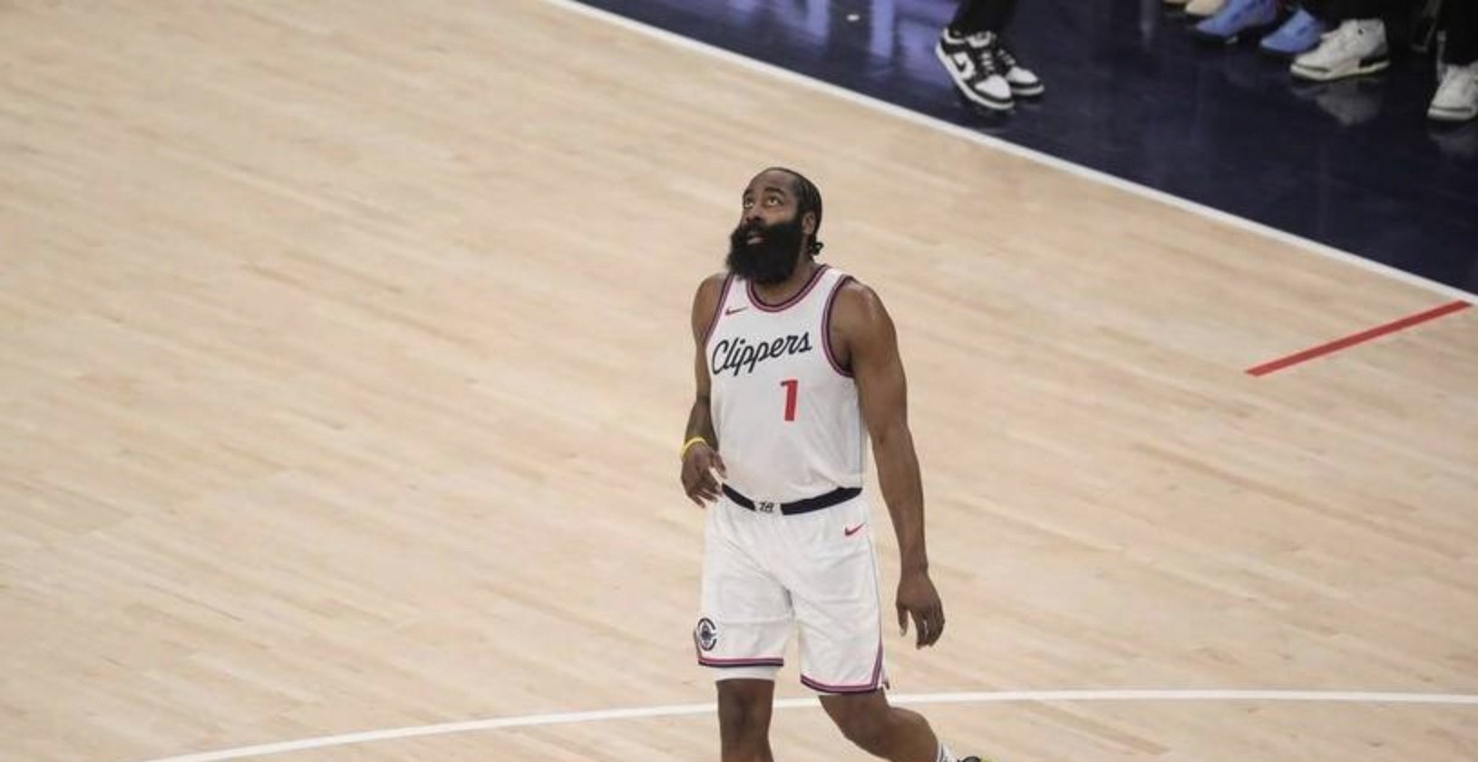 包含雄鹿绝杀山西队，哈登关键制胜的词条