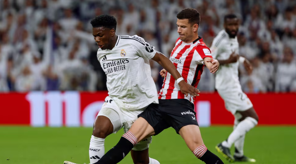 皇马绝杀英格兰,法比尼奥带队取胜 皇马绝杀英格兰,法比尼奥带队取胜