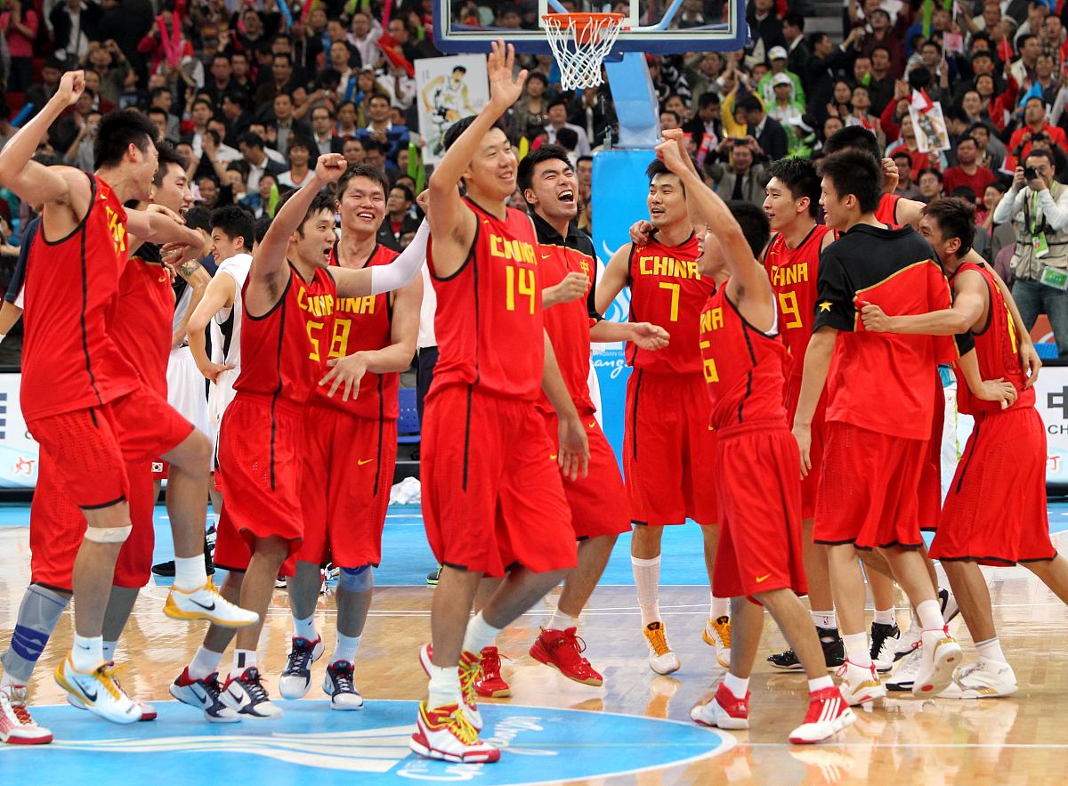 猛龙碾压中国男篮，布拉德利制霸全场