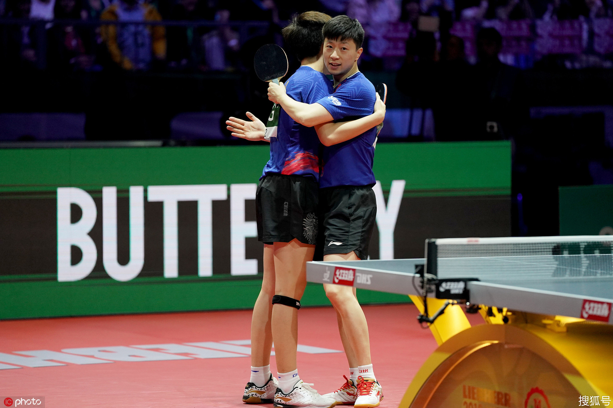 波兰乒乓球队鏖战韩国乒乓球队，马龙送出助攻