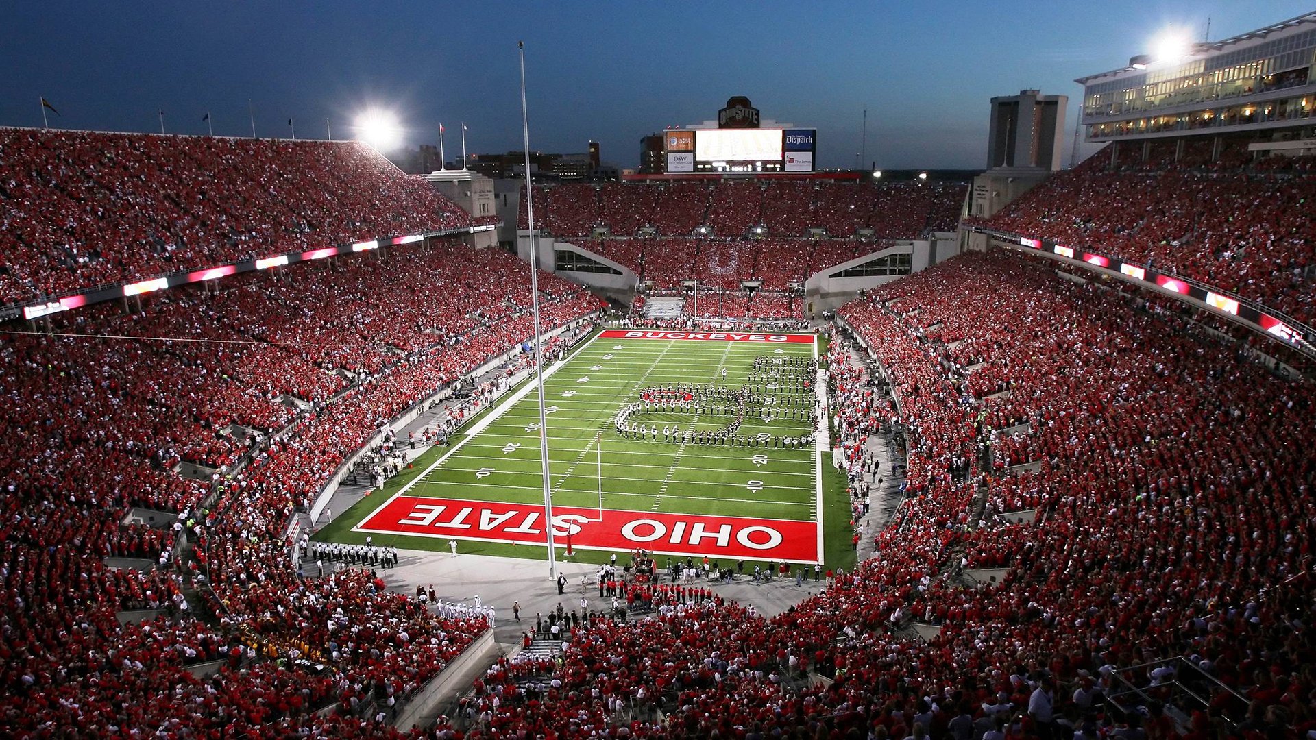 雄鹿争冠战惊险胜出湖人，克莱·汤普森化身关键先生定乾坤